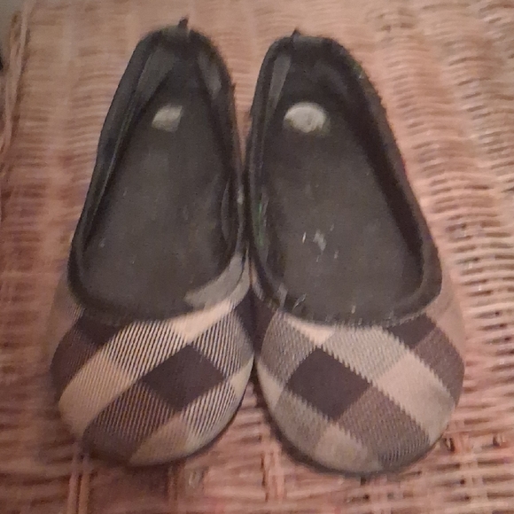 AUTHENTIC BURBERRY LITTLE GIRLS NOVACHECK FLATS SIZE 27 EURO - Picture 12 of 12